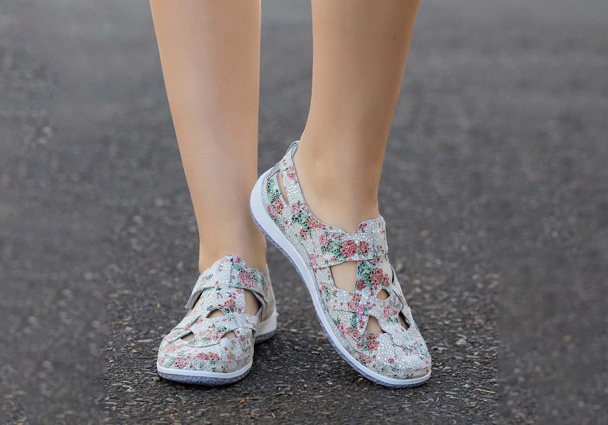 White Green Floral Print