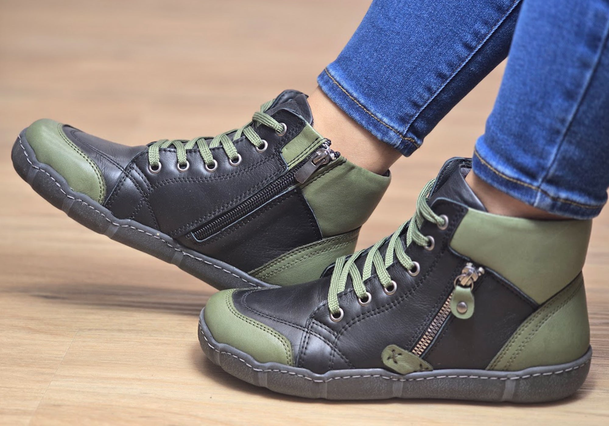 Khaki Black
