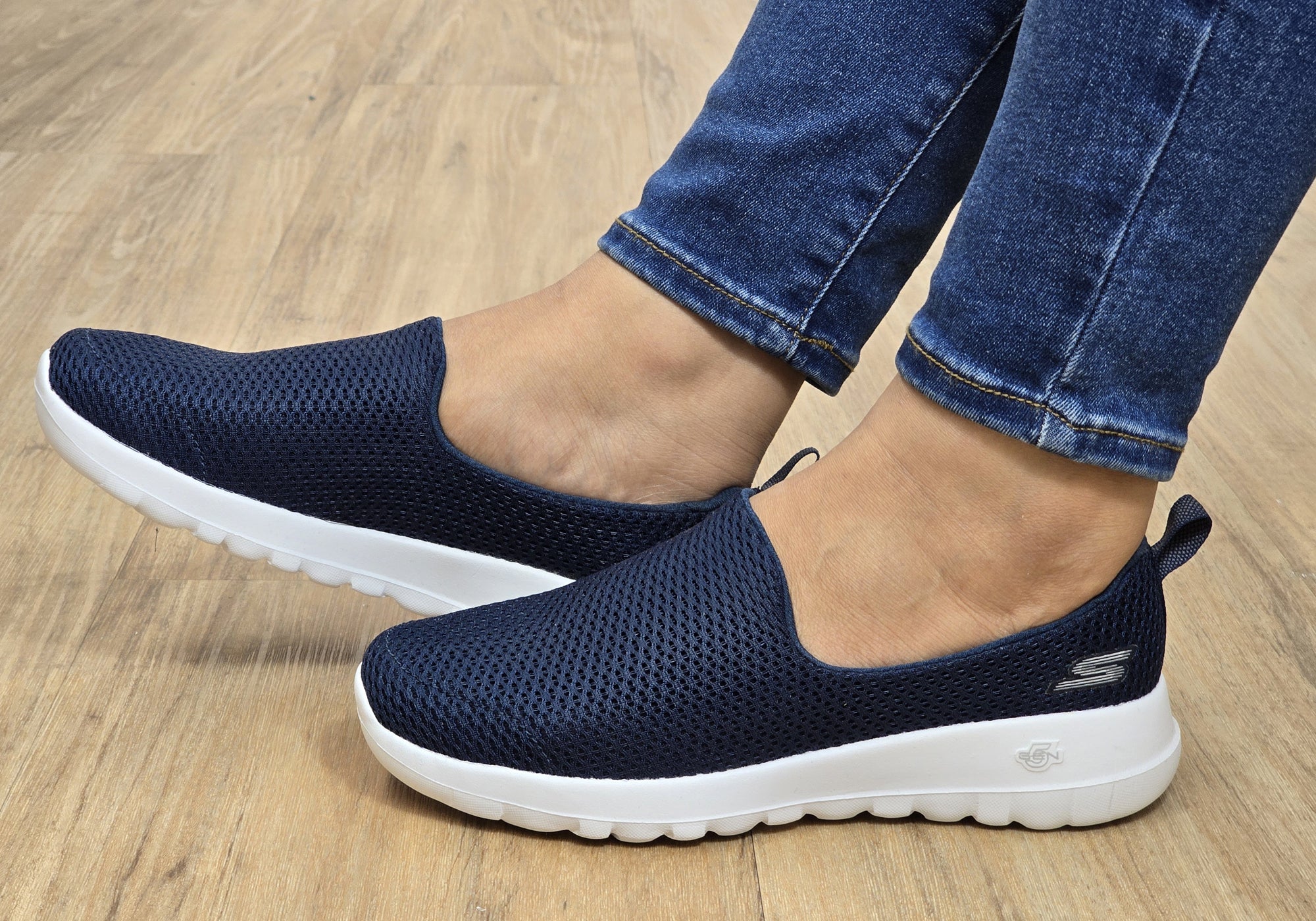 Navy/White