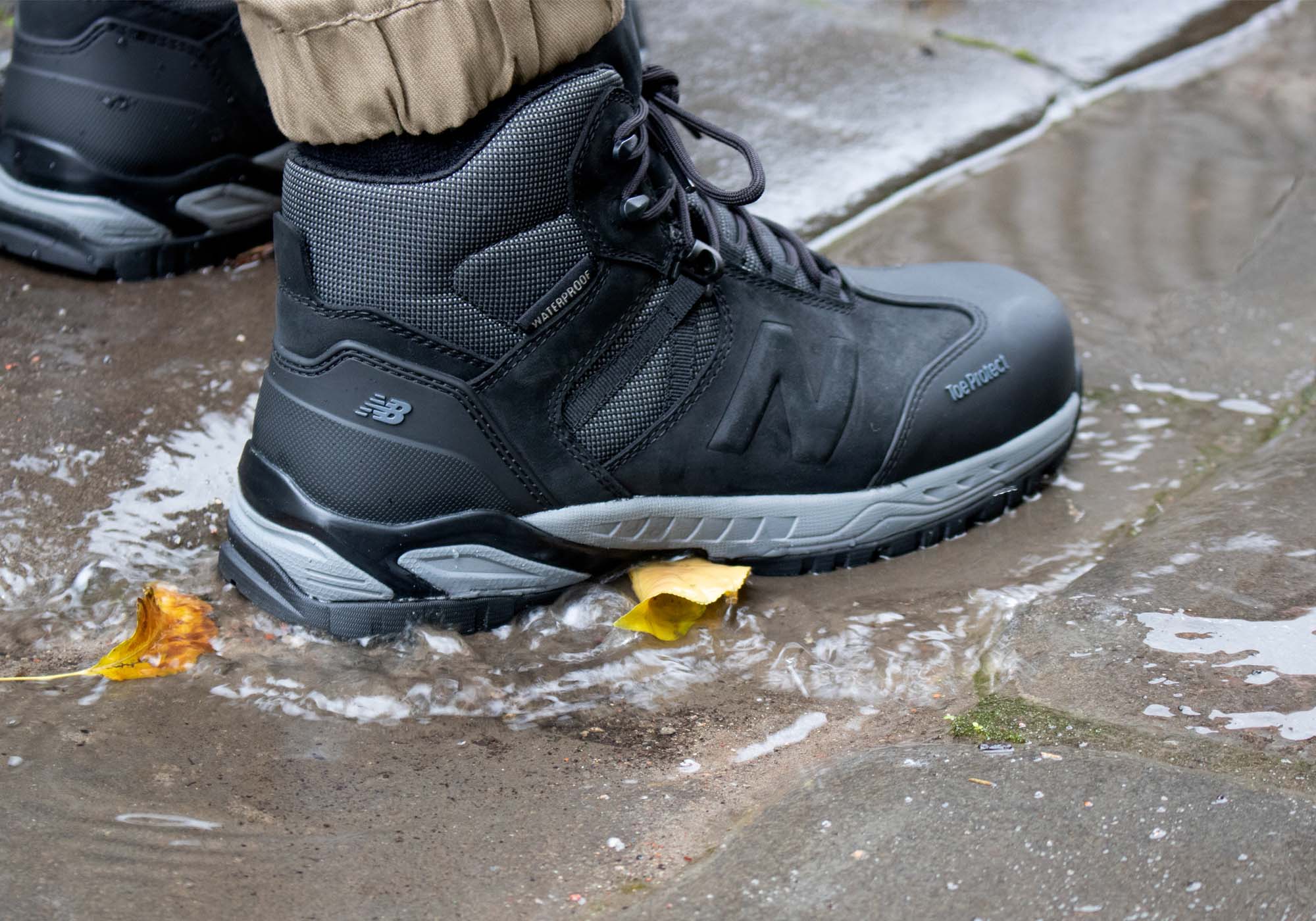 New balance best sale composite toe boots