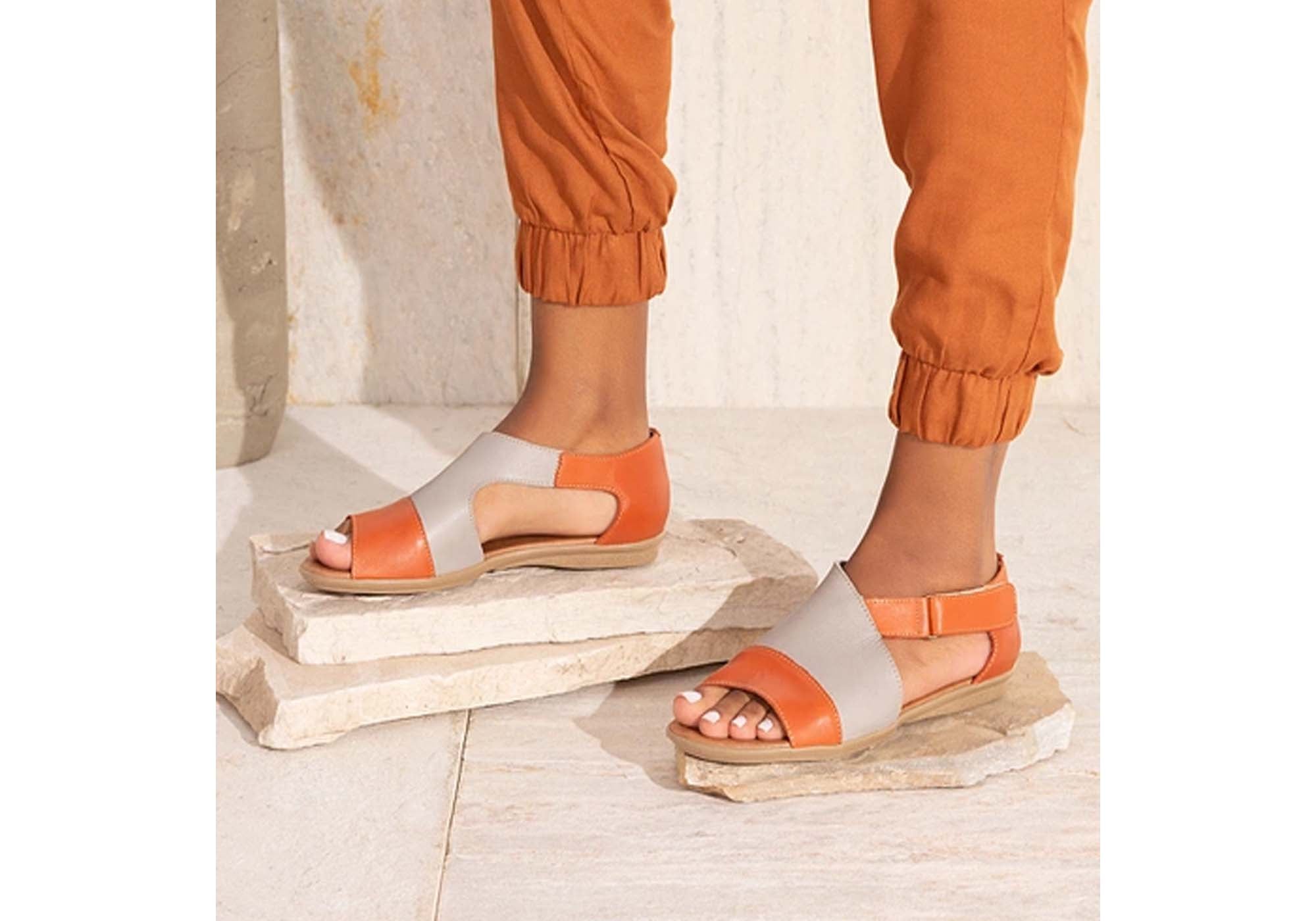 Salmon/Off White