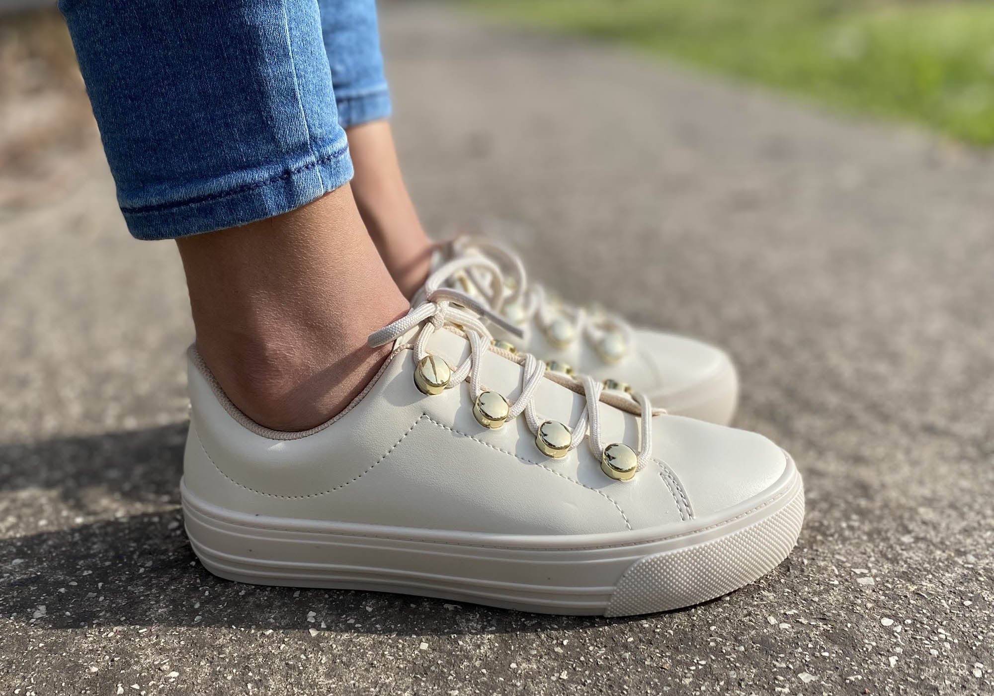 Off White
