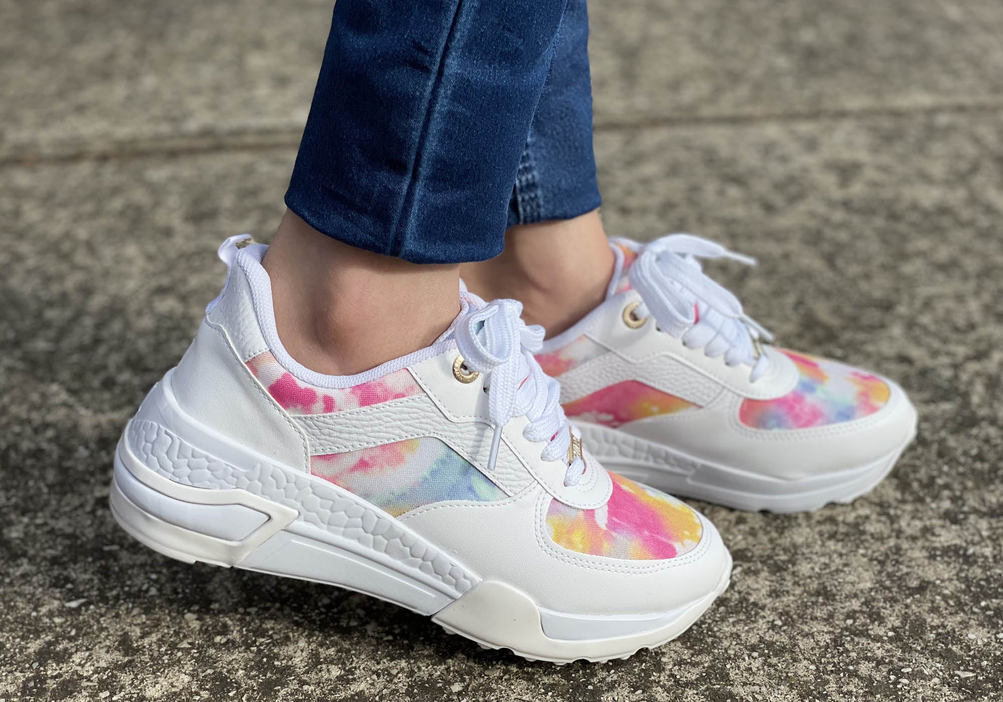 White/Pink