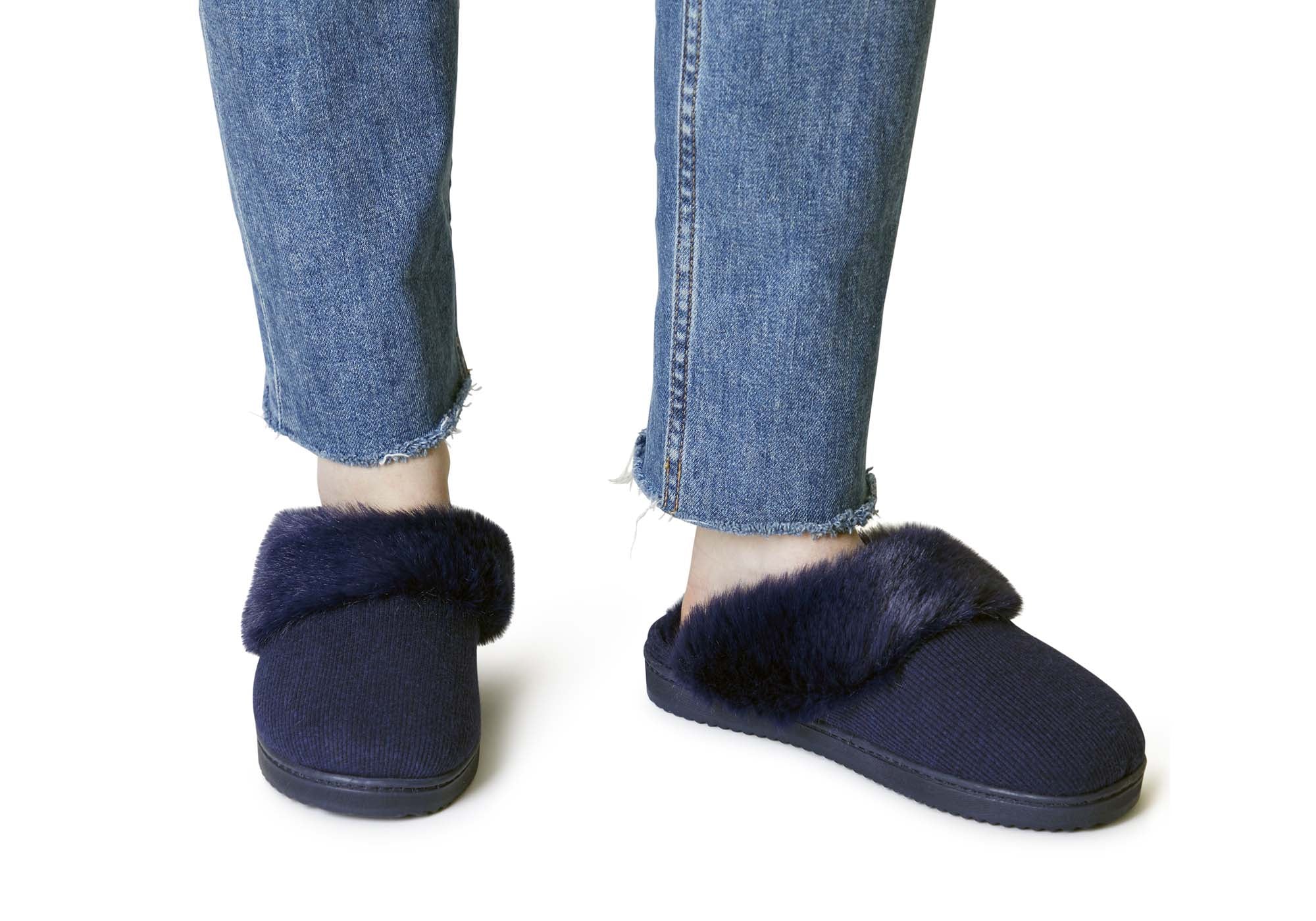 Dearfoams Womens Comfortable Dahlia Rib Knit Scuff Slippers