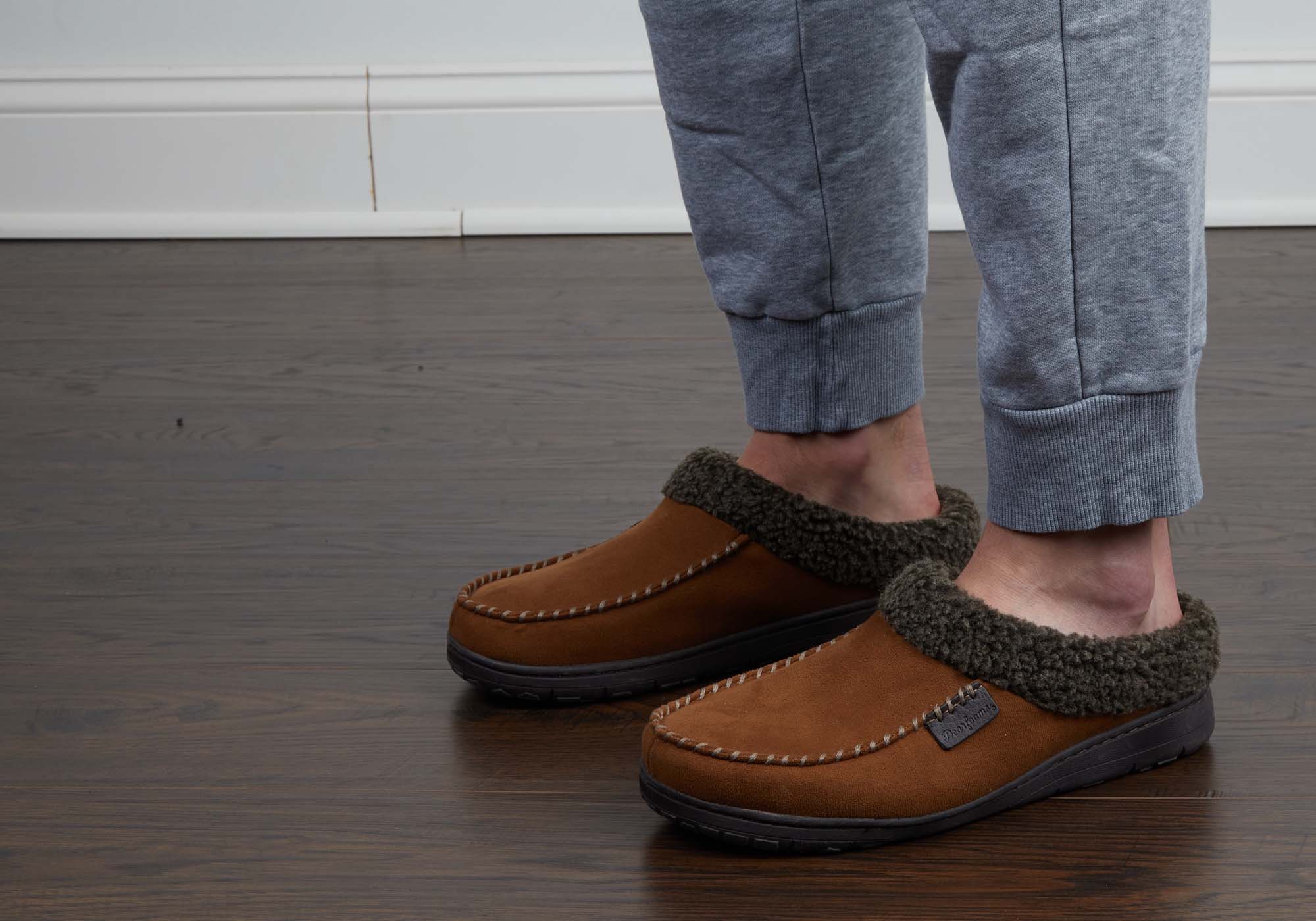 Men's dearfoams microfiber clog slippers on sale