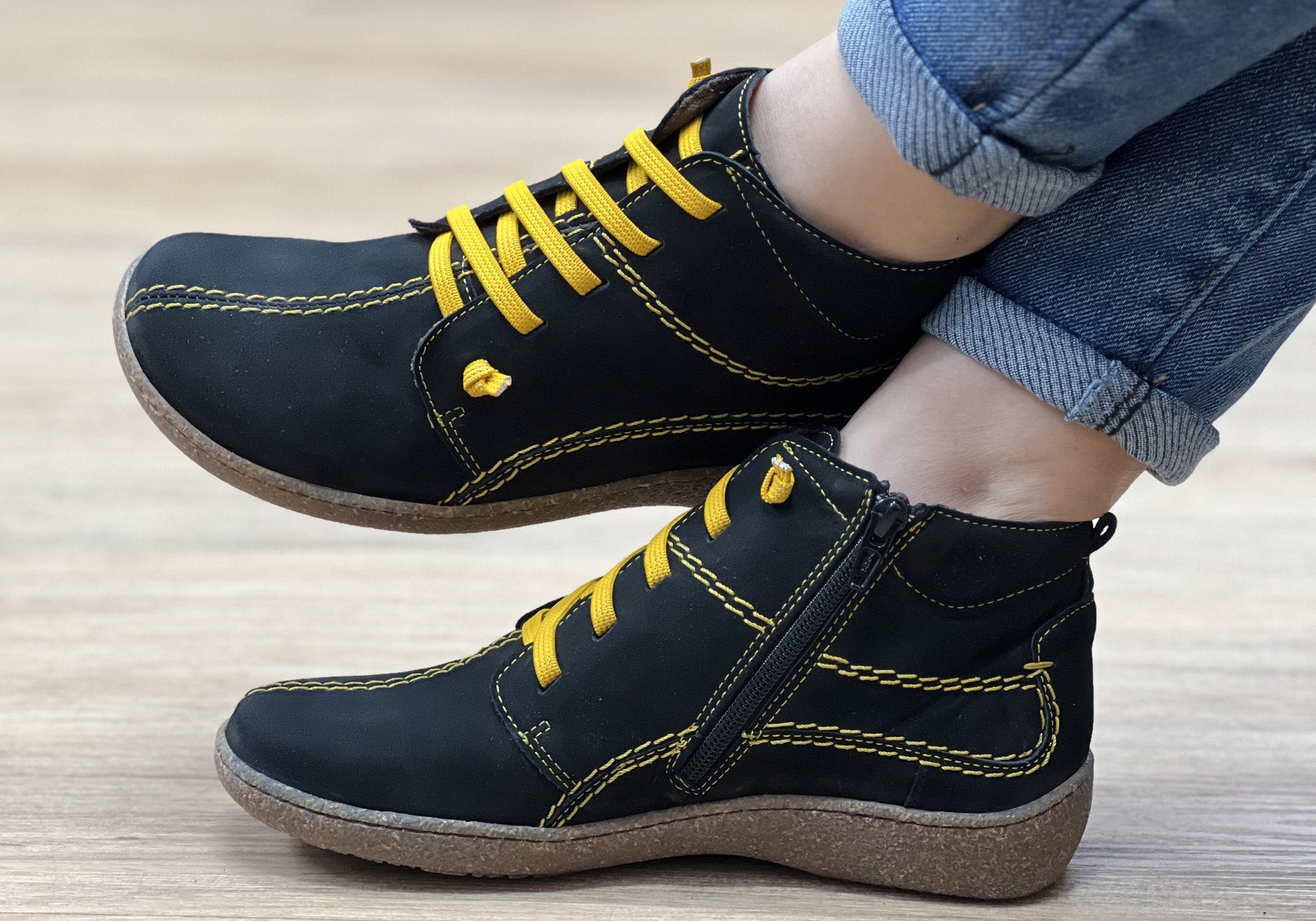 Black/Yellow