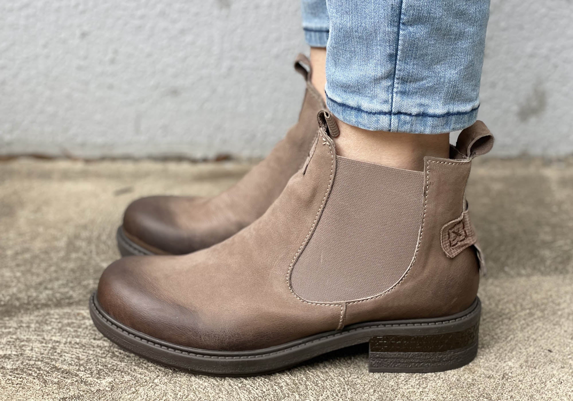 Taupe