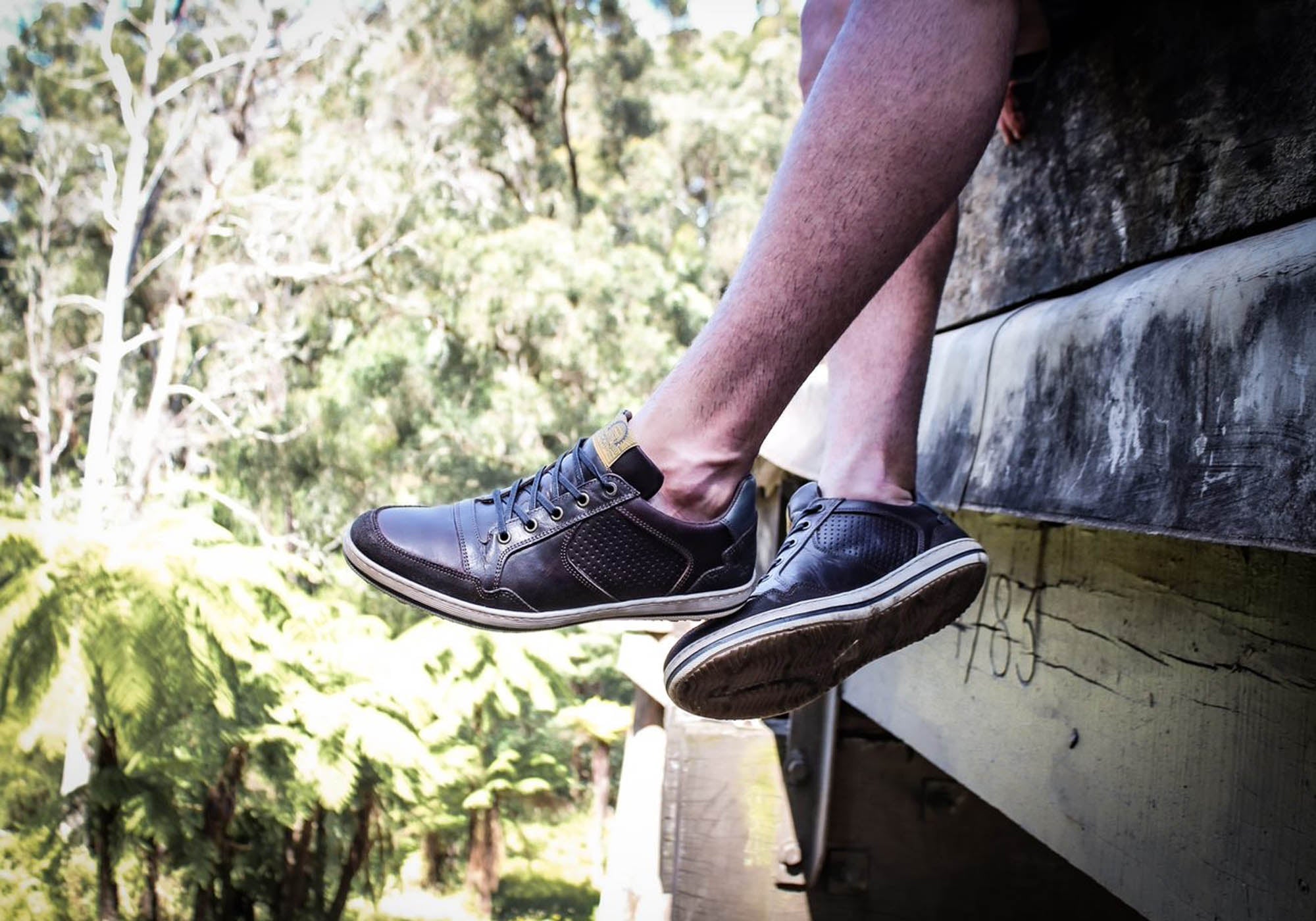 Wild Rhino Crest Mens Comfortable Leather Lace Up Casual Shoes